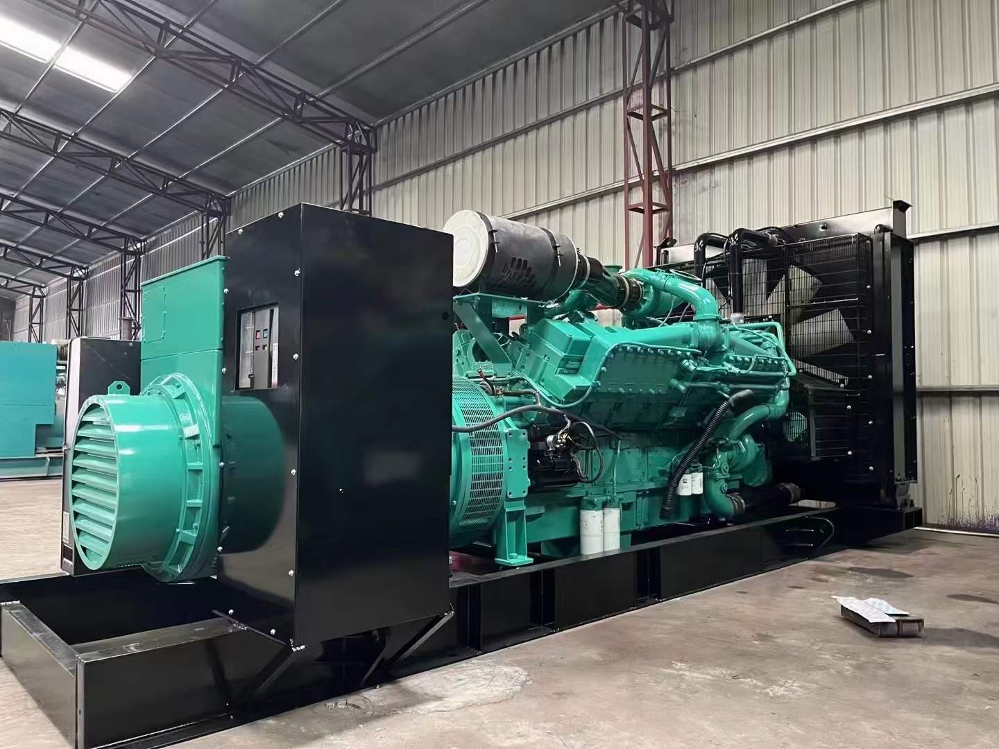 上林如何降低 800kW 柴油发电机输出电流的波动？
