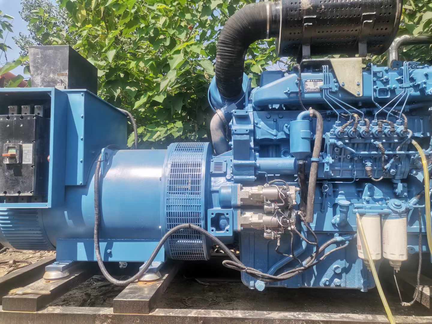 上林详细说明降低 800kW 柴油发电机输出电流波动的方法