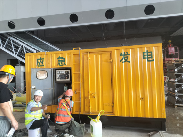上林怎样判断空气滤清器是否需要更换?